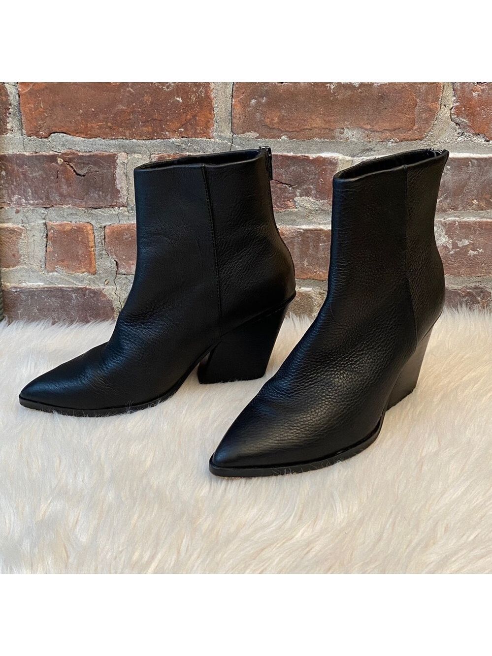 Dolce Vita Issa Black Leather Pointed-Toe Ankle Booties, Size 7.5 - Picture 7 of 17